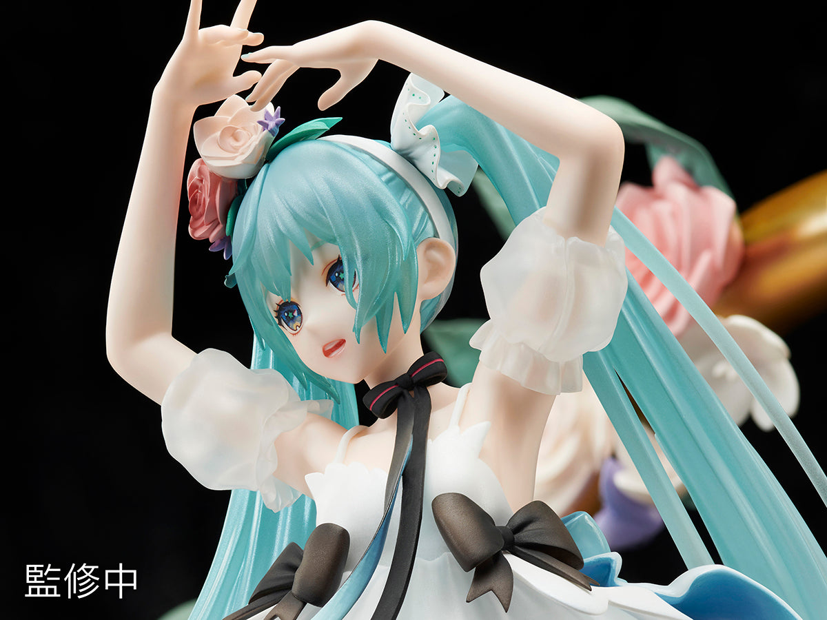 Hatsune Miku "MIKU WITH YOU 2019" Ver. Figure Super Anime Store 